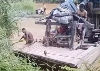 Viral Emak-emak Ribut dengan Diduga Pemilik Tambang Ilegal di Solok Selatan