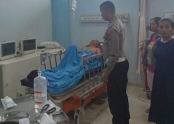 Dua Motor Bertabrakan di Padang, Pengemudi Terpental dan Tergeletak di Jalan