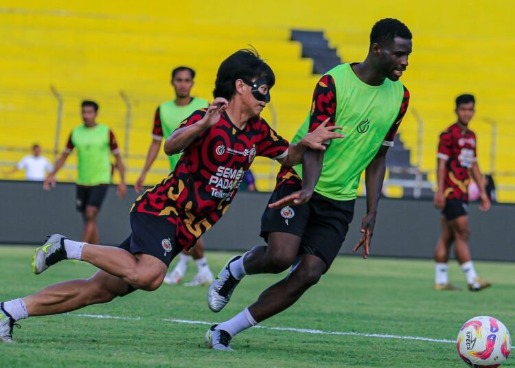 emain Semen Padang sedang berlatih jelang hadapi Madura United. Foto: Dok. Semen Padang