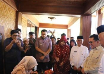 Dampingi Mendag Kunker ke Padang, Fadly Amran Sampaikan Progam Unggulan UMKM Naik Kelas