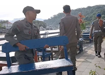 Berjualan di Fasilitas Umum, Lapak PKL di Padang Kembali Ditertibkan Petugas