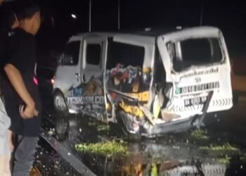 Video: Kecelakaan di Jalan Raya Padang-Bukittinggi, Mobil Ringsek Parah