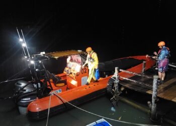 Tujuh Nelayan di Padang Terombang-ambing di Laut, Perahu Mati Mesin
