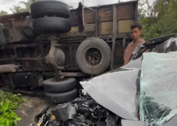 Kecelakaan di Pesisir Selatan, Truk dan Mobil Tabrakan