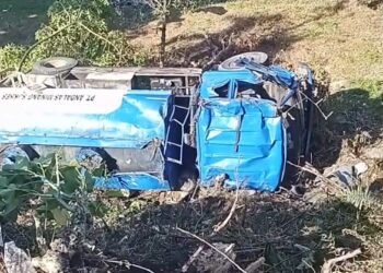 Video: Kecelakaan Truk CPO dan Motor di Pesisir Selatan, Truk Terjun ke Jurang