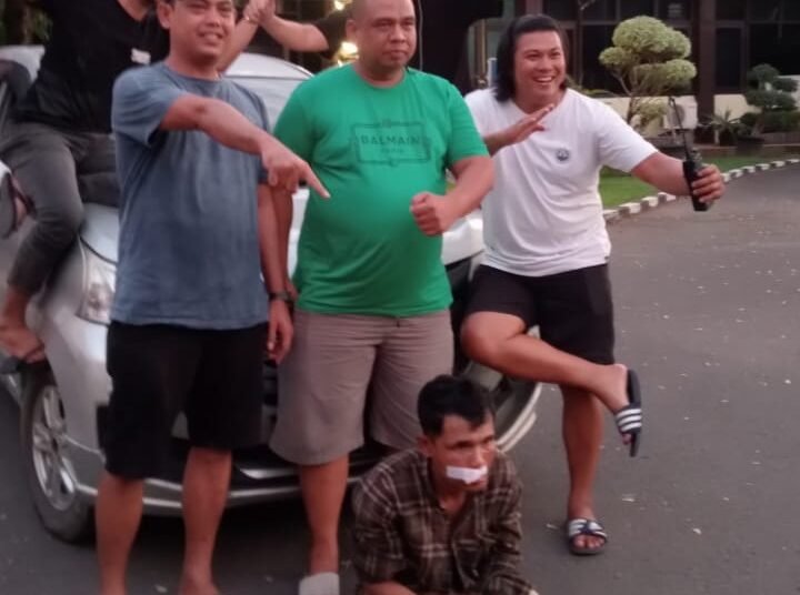 Pelaku pencurian mobil di Padang ditangkap polisi. (foto: Dok. Polres Padang).