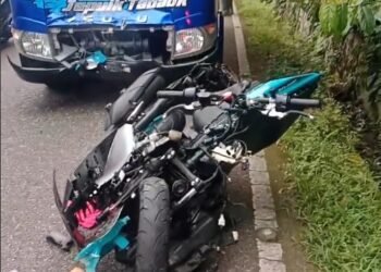 Video: Kecelakaan di Silaing Padang Panjang, Sepeda Motor Ringsek, Korban Tergeletak di Jalan