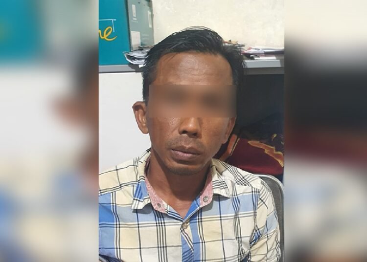 M (4), warga Padang Selatan, tersangka pencabul anak kandung.