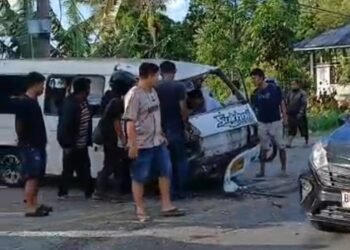 Angkot Tabrak Truk Batu Bara di Jalan Lintas Solok–Padang