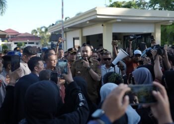 Didemo PKL Permindo, Wali Kota Padang Minta PKL Masuk Pasar Raya Fase VII