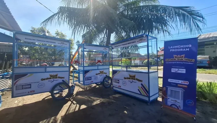 Model gerobak anak nagari yang diberikan kepada kalangan UMKM disabilitas di Padang Sarai Padang