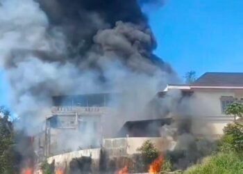 Video: Kebakaran Hebat di Bukittinggi, Asap Hitam Membumbung Tinggi