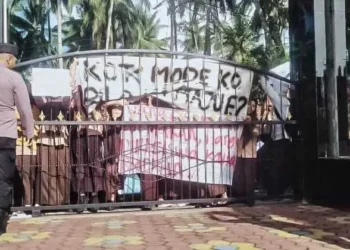 Respons Kadisdik Sumbar soal Desakan Copot Kepala SMAN 1 Sungai Geringging