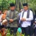 Wali Kota Payakumbuh Antar Jenazah Guru Semasa SD ke Peristirahatan Terakhir