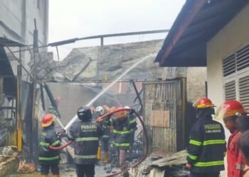 Ruko di Padang Terbakar Diduga Akibat Ledakan Sepeda Listrik