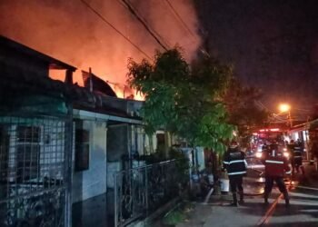 Kebakaran Hanguskan Dua Rumah di Padang, Kerugian Capai Rp500 Juta