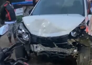 Video: Kecelakaan Beruntun 5 Kendaraan di Tanah Datar, Truk Tabrak Warung