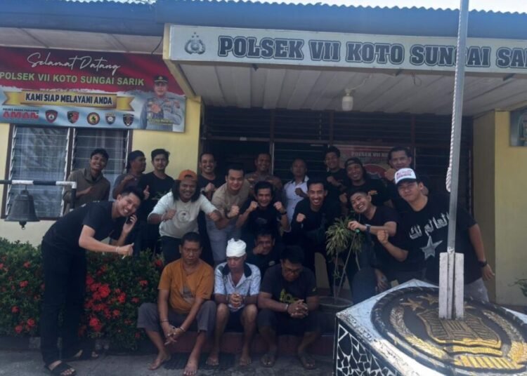 Tiga pelaku diamankan di Mapolsek VII Koto Sungai Sariak Padang Pariaman.