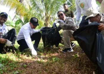 Pemkab Padang Pariaman Peringati Hari Lingkungan Hidup Sedunia dengan Aksi Bersih Sampah Plastik