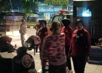 8 Remaja Keluyuran Tengah Malam dan Sepasang Kekasih Ilegal Diciduk Petugas