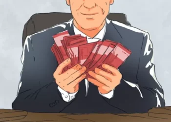 Enaknya Pejabat Rangkap Komisaris BUMN, Gaji Capai Rp1,9 Miliar per Bulan