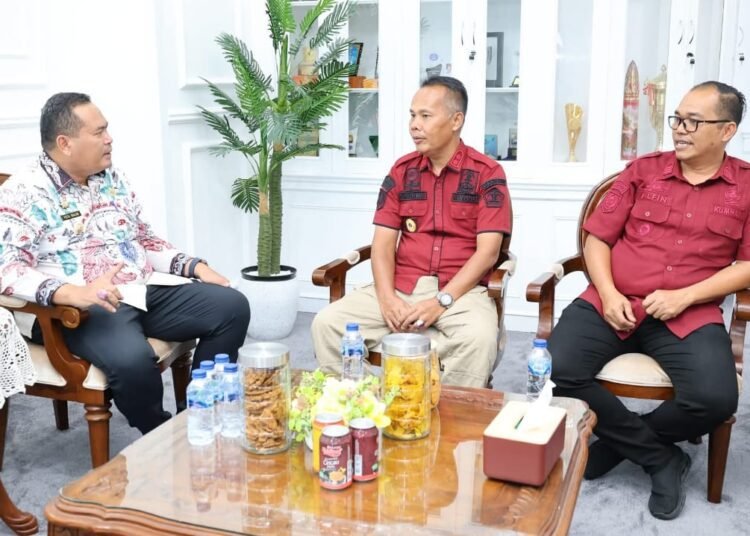 Wali Kota Pariaman, Yota Balad saat deklarasi komitmen Lapas Kelas IIB Pariaman. (foto: Pemko Pariaman).