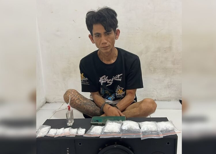 Polisi menangkap seorang terduga pengedar sabu-sabu di Kelurahan Pampangan, Kecamatan Lubuk Begalung, Kota Padang, pada Minggu (1/6).