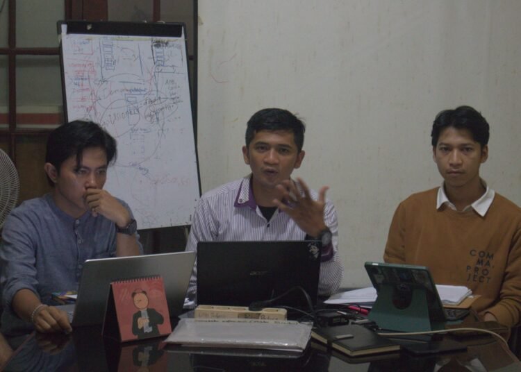 Konferensi Pers Update Kasus Afif Maulana di LBH Padang, Jumat (13/06/2025). (Sumber Foto: LBH Padang).
