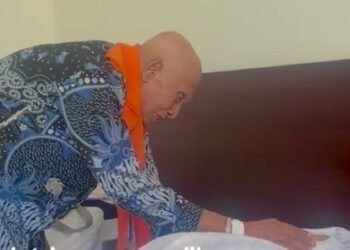 Video: Tangis Pecah Jemaah Lansia Berpisah Selamanya dengan Istri yang Wafat saat Ibadah Haji