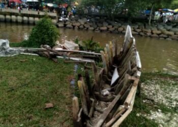 Nelayan di Pariaman Tuntut Arisal Aziz Ganti Rugi, Biduknya Rusak Terdampak Pengerukan Pasir