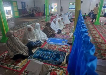 Jemaah Naqsyabandiyah di Padang Salat Iduladha Hari Ini