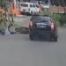 Video: Detik-Detik Pemotor Terpental Usai Ditabrak di Bukittinggi, Pengemudi Minibus Kabur