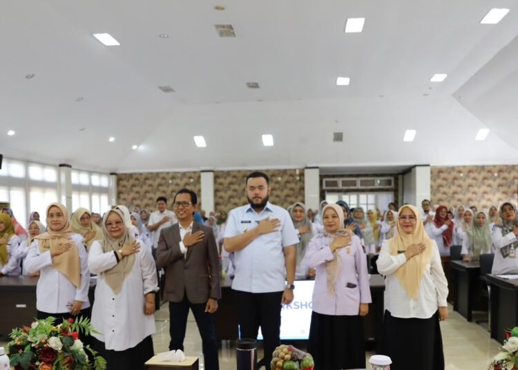 Wali Kota Padang Fadly Amran hadiri Workshop Pelayanan Prima bagi Petugas Puskesmas dan Dinas Kesehatan Kota Padang di Aula Dinas Kesehatan, Rabu (4/6/2025)