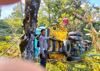 Kecelakaan di Sitinjau Lauik, Truk Tangki CPO Masuk Jurang