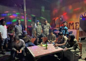 12 Tempat Hiburan Malam di Padang Pariaman Dirazia Petugas, Selusin Miras Disita
