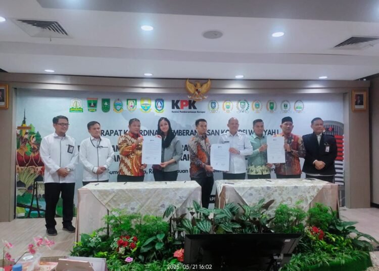 Ketua DPRD Dharmasraya, Jemi Hendra bersama Bupati Annisa Suci R dan pimpinan DPRD, Sujito dan Ade Sudarman saat rakor bersama KPK di Jakarta.