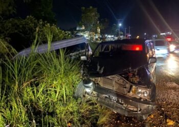 2 Mobil Tabrakan di Solok, 1 Penumpang Patah Kaki, 9 Orang Luka-Luka