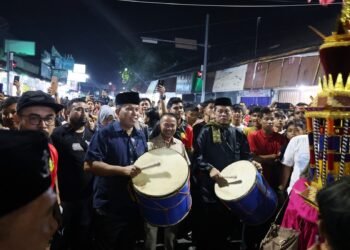 Prosesi Maarak Jari-jari, Wawako Pariaman: Pesona Hoyak Tabuik Semangat Budaya dan Kekompakan Masyarakat