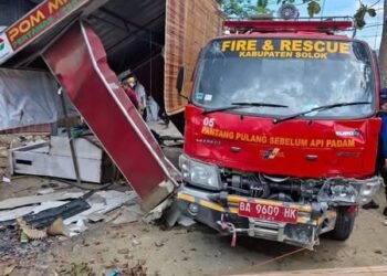 Mobil Damkar Tabrakan Beruntun di Solok, Korban 11 Orang