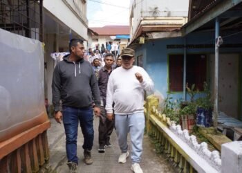 Wali Kota Padang Panjang Salurkan Bantuan Sosial ke Warga Kurang Mampu di Dua Kecamatan