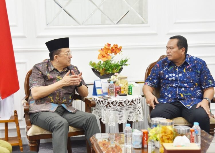 Wali Kota Pariaman Yota Balad menerima kunjungan Anggota DPD RI Irman Gusman, Jumat (25/7).