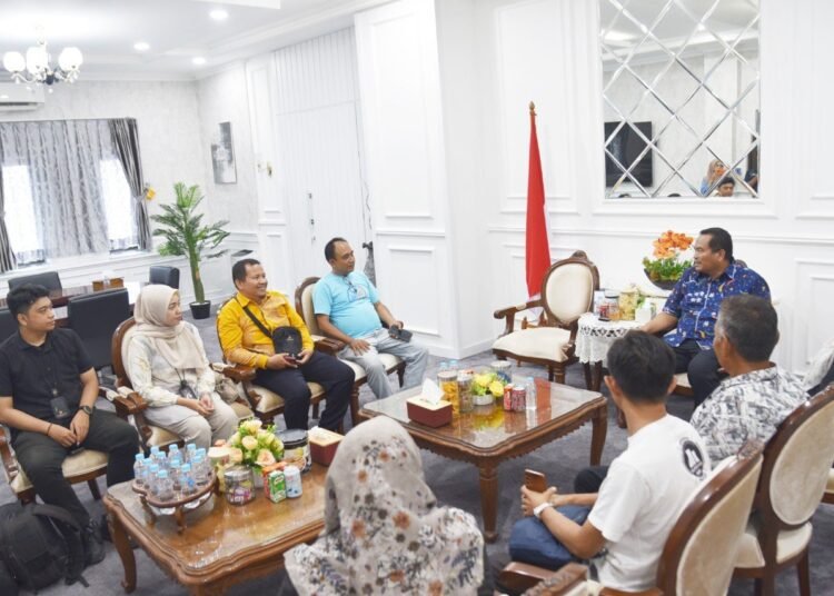 Wali Kota Pariaman menerima kunjungan tim Balai Pelestarian Kebudayaan (BPK) Wilayah III Sumbar Kementerian Kebudayaan RI, Jumat (25/7/2025).