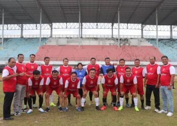 Laga Persahabatan DPRD vs OPD Warnai HUT Dharmasraya dengan Sportivitas dan Kekompakan