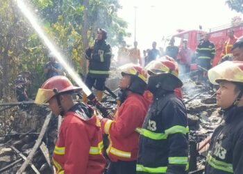 Kebakaran Hanguskan Rumah dan Kedai Minyak di Padang, Korban 2 Orang