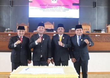 Ketua DPRD Umumkan Pasangan Annisa–Leli sebagai Bupati dan Wakil Bupati Terpilih Dharmasraya 2024