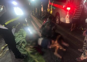 Pengendara dan Penumpang Motor di Solok Tewas Seketika Setelah Tabrak Truk