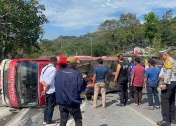 Mobil Damkar Solok Terguling, Seorang Petugas Patah Tangan