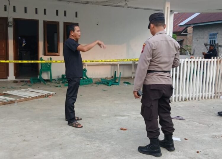 Kondisi rumah doa di Kelurahan Padang Sarai, Kecamatan Koto Tangah, Kota Padang, Minggu (27/7/2025) sore setelah warga membubarkan aktivitas di dalamnya. Foto: IST