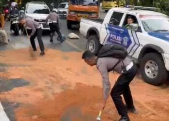 Sempat Buka Tutup, Arus Lalu Lintas Padang-Bukittinggi Kembali Lancar