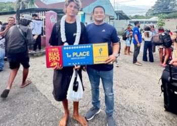 Keren! Atlet Selancar Asal Sumbar Dylan Wilcoxen Raih Juara di Ajang World Surfing League Nias Pro